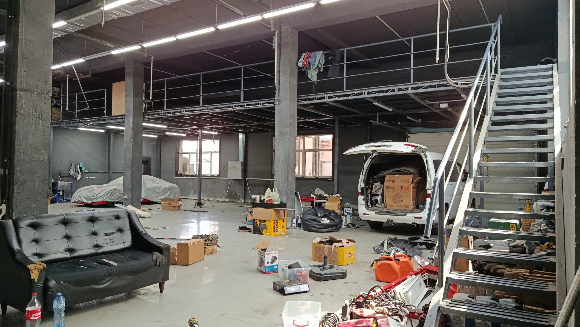 Аренда помещения 600 м2, потолки 6 метров - ул.Фаргона йули, Узбум
