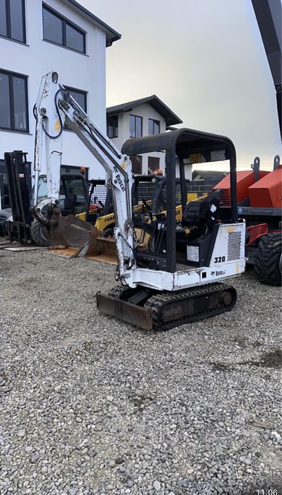 Miniexcavator bobcat 320