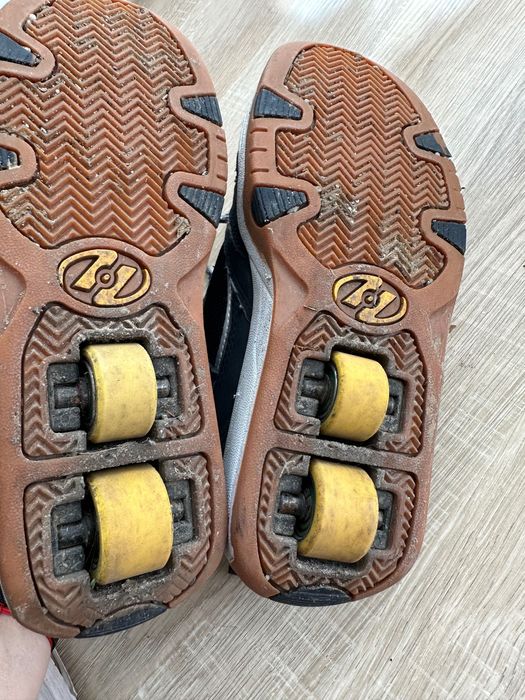 Adidasi cu roti Heelys