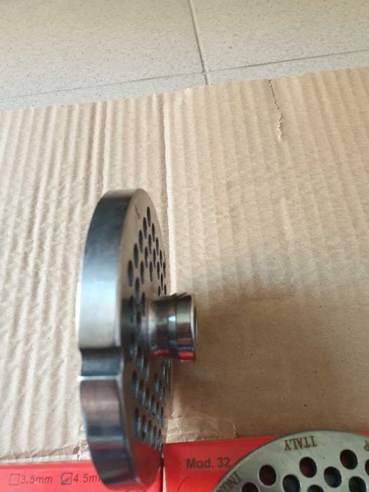 Решетки и ножове за месомелачки