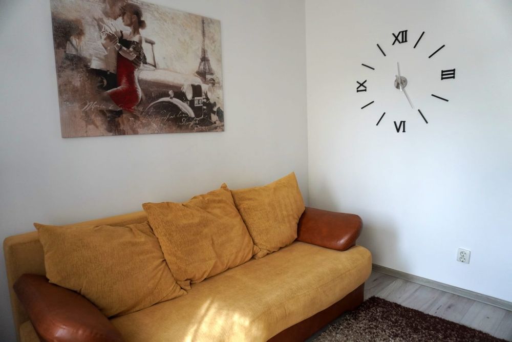 Închiriez apartament 2 camere decomandate zona Manastur pod Calvaria