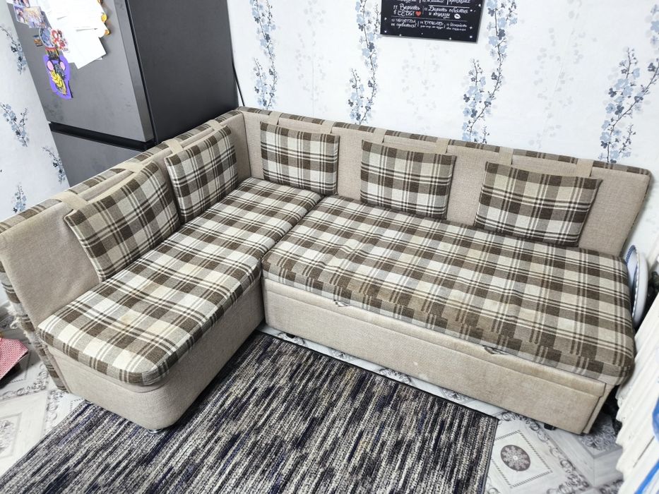 Продам диван на кухню