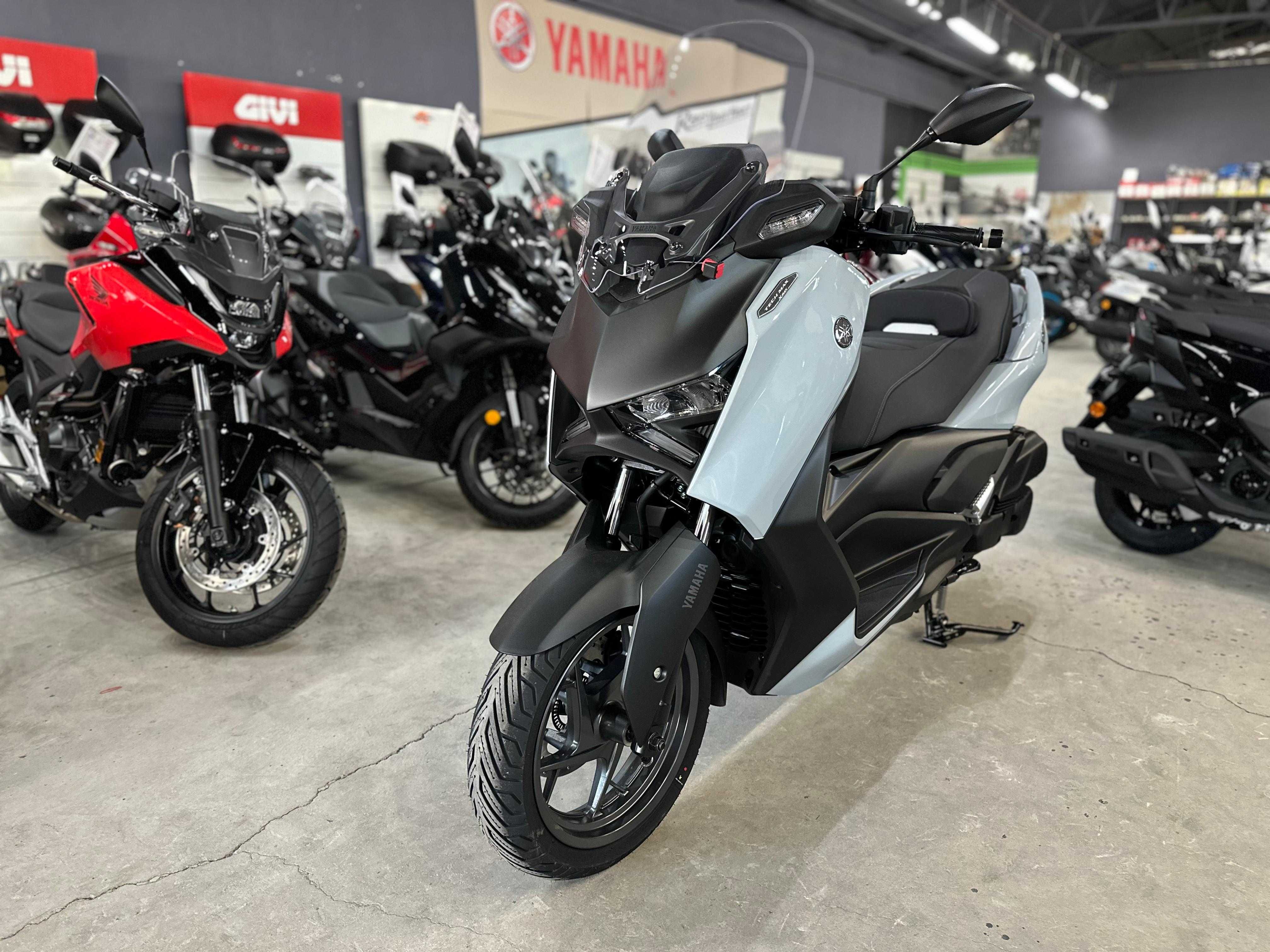 Yamaha X-Max Tech Max 125 2025 se conduce cu B125 -Yamaha Constanta