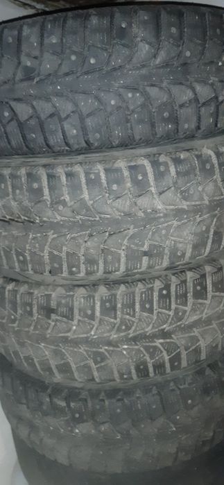 Продам зимнию комплект резин  185/65   15