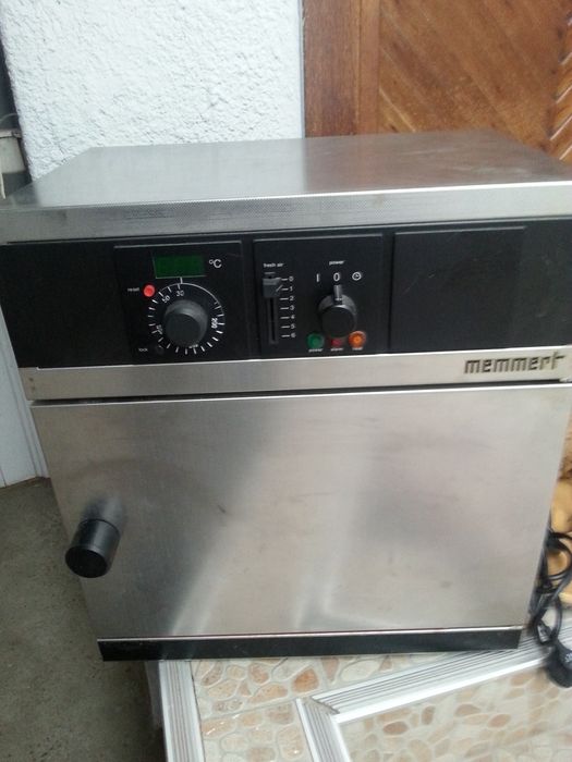 Vand Incubator Sterilizator Pupinel UM 100