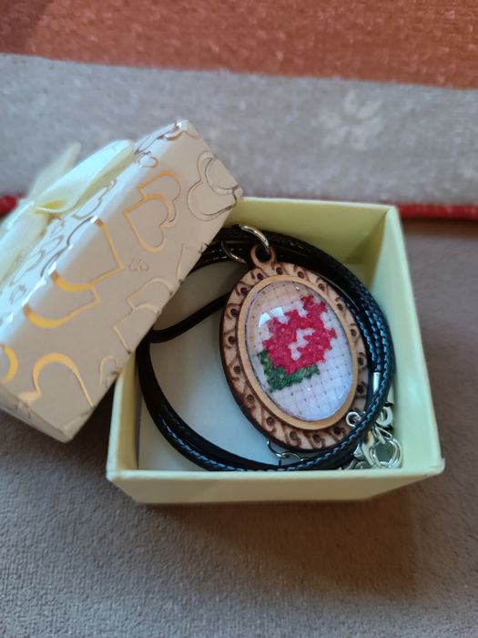 Колие " Розичка"