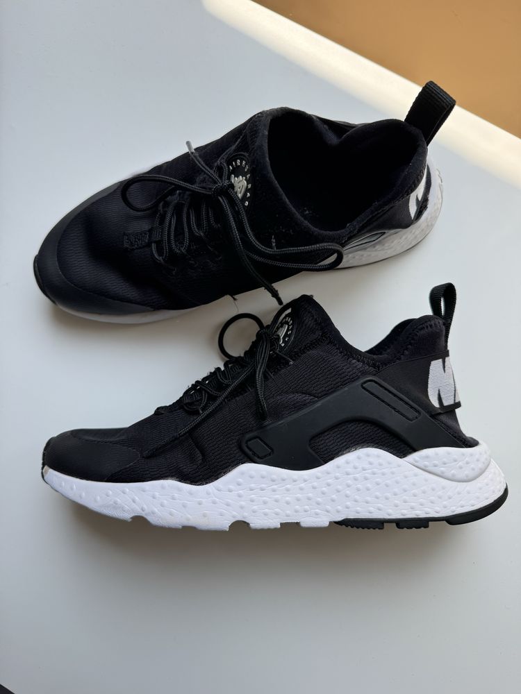 Nike Huarache Air (37.5)