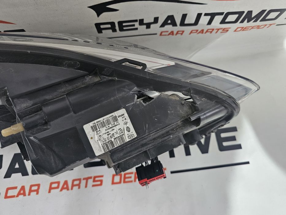 Far stanga Renault Clio 4 Facelift 2016 cod 260606098R