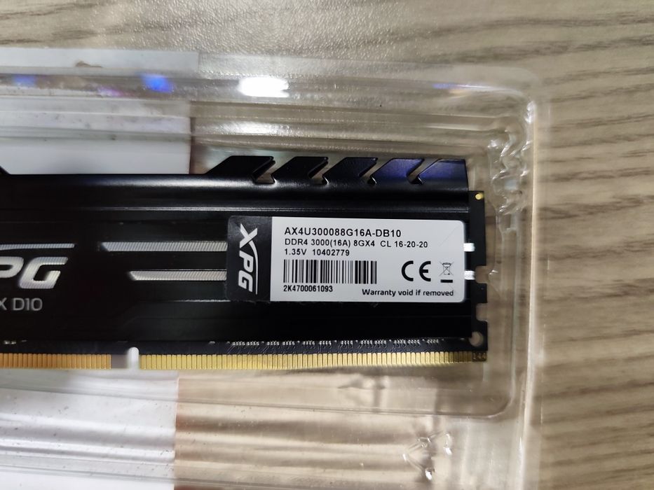 DDR4 2x8 GB XPG CL18