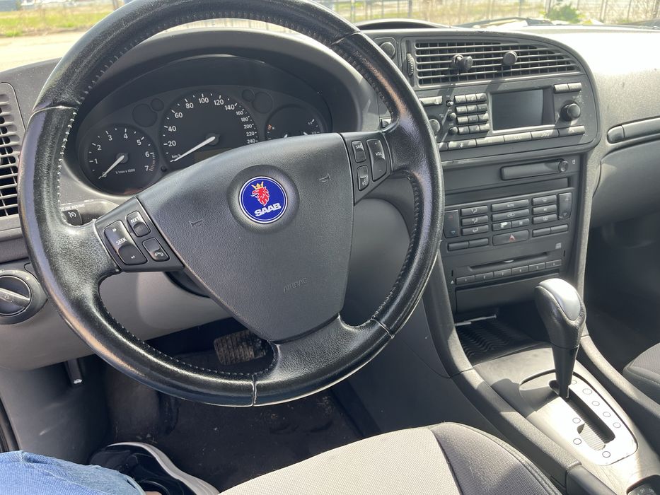 Продавам Сааб 93 2004 г, технически изправен в свижение