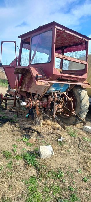 Vând piese  si utilaje tractor u650