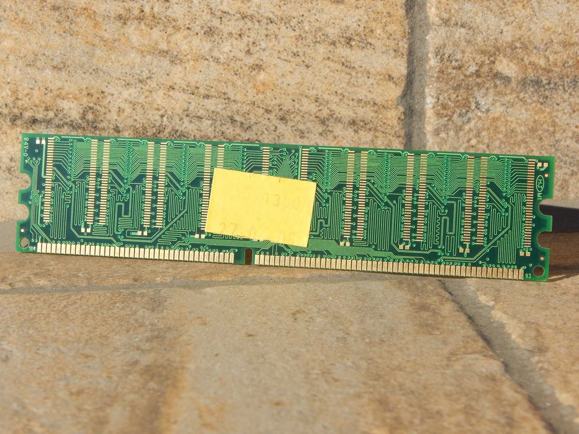 Placa memorie RAM Veritech VM 256 MB DDR 400 model VT 400F