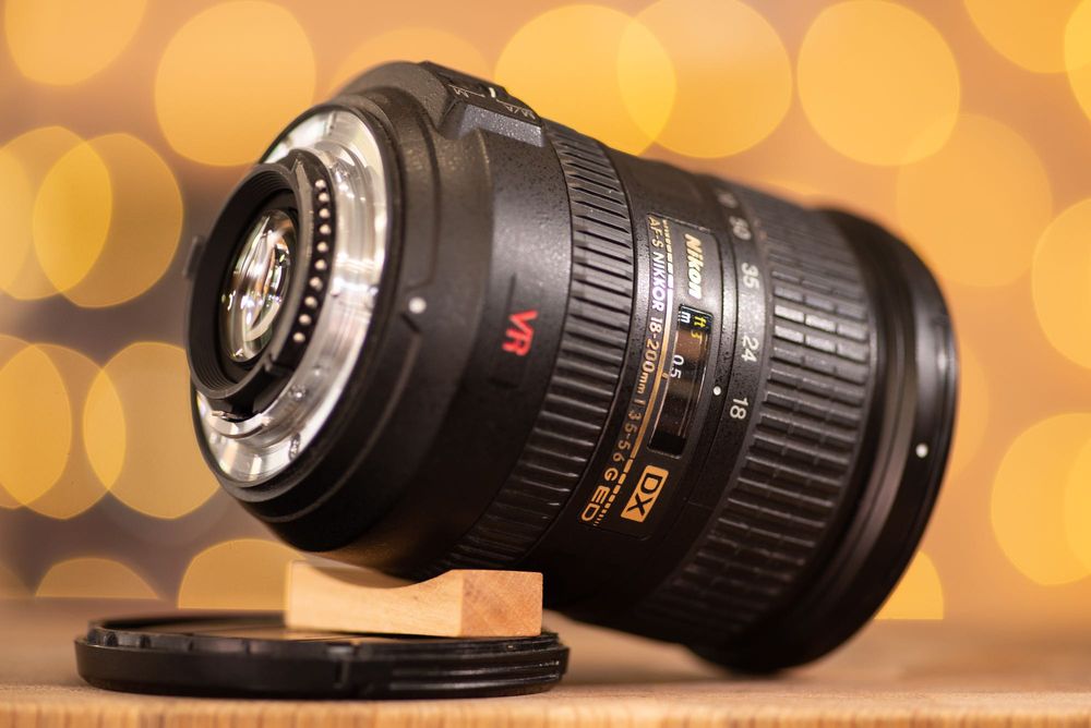 Nikon AF-S 18-200mm f/3.5-5.6G ED VR обектив Никон