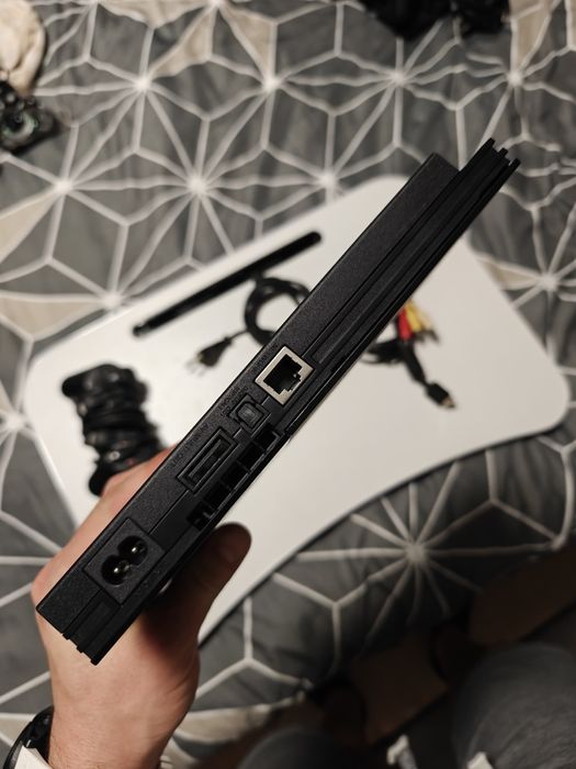 Vând PS2 slim seria 9000