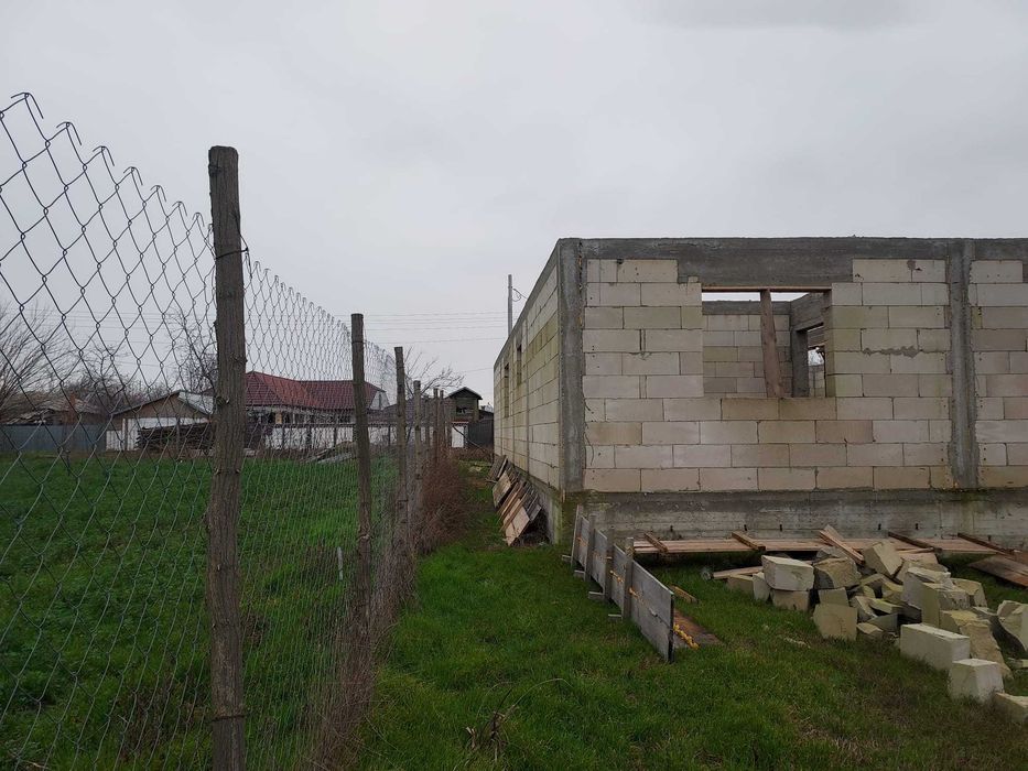 OCAZIE!!! Vând casă la roșu în sat Hanu Conachi, județul Galați