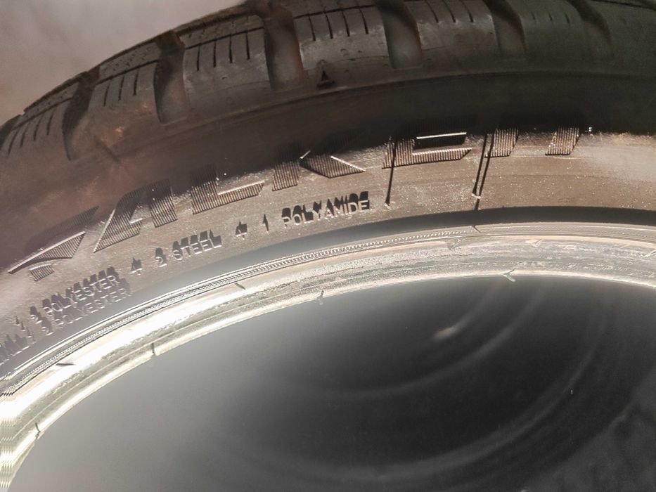 2бр.зимни гуми 225/40/18 Falken