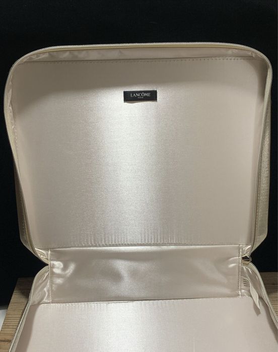 Куфарче несесер LANCOME