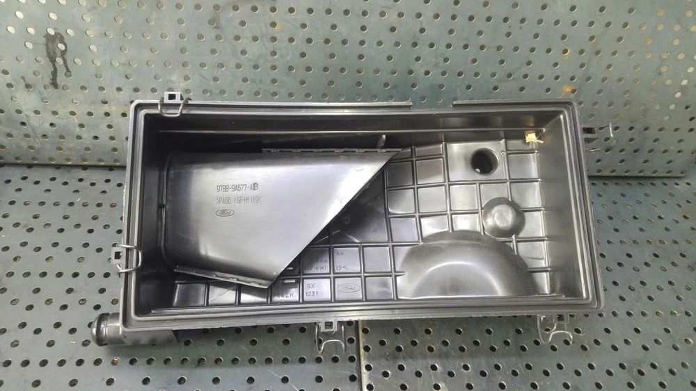 Carcasa filtru aer ford mondeo rs 97bb9a677ab
