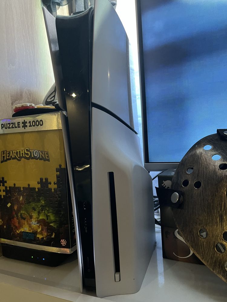 Playstation 5 Slim Disc Version в гаранция с 2 контролера!