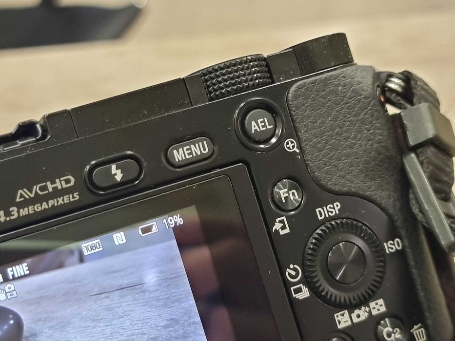 фотоапарат Sony Alpha 6000