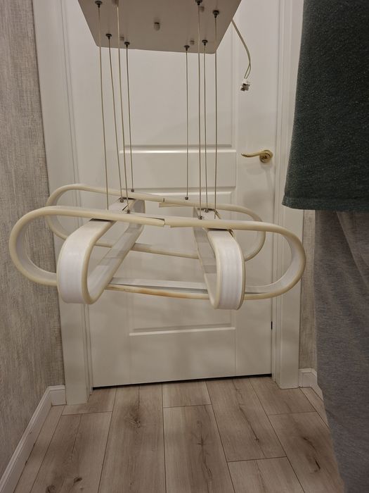 Люстры три штуки светодиодные и одна с лампоч