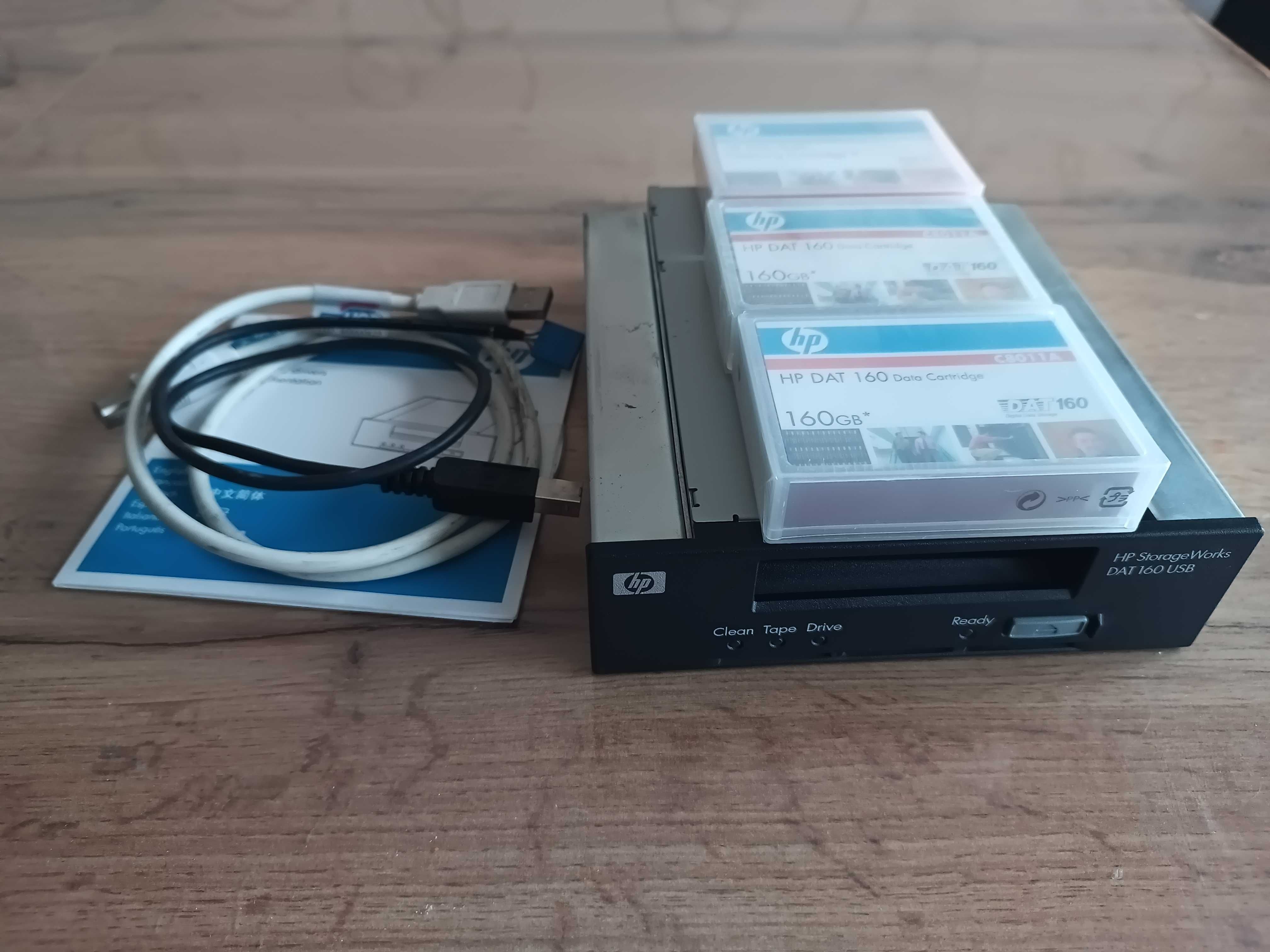 HP StorageWorks DAT 160GB USB + касетки