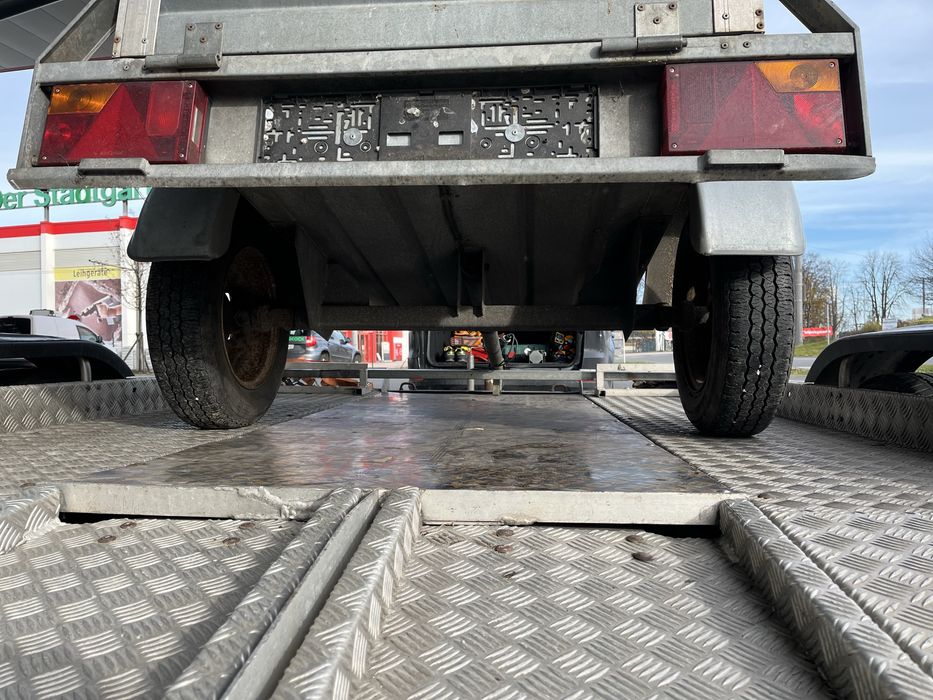 Ремарке за лек автомобил