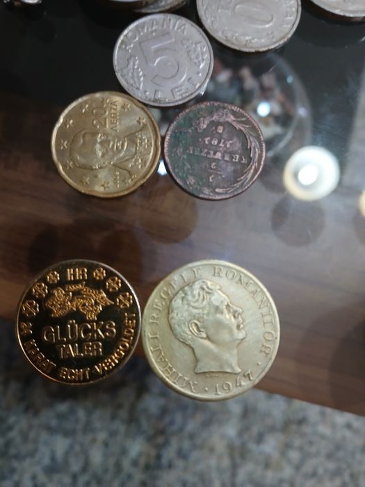 Bani vechi la 100,sau la schimb,aștept oferte