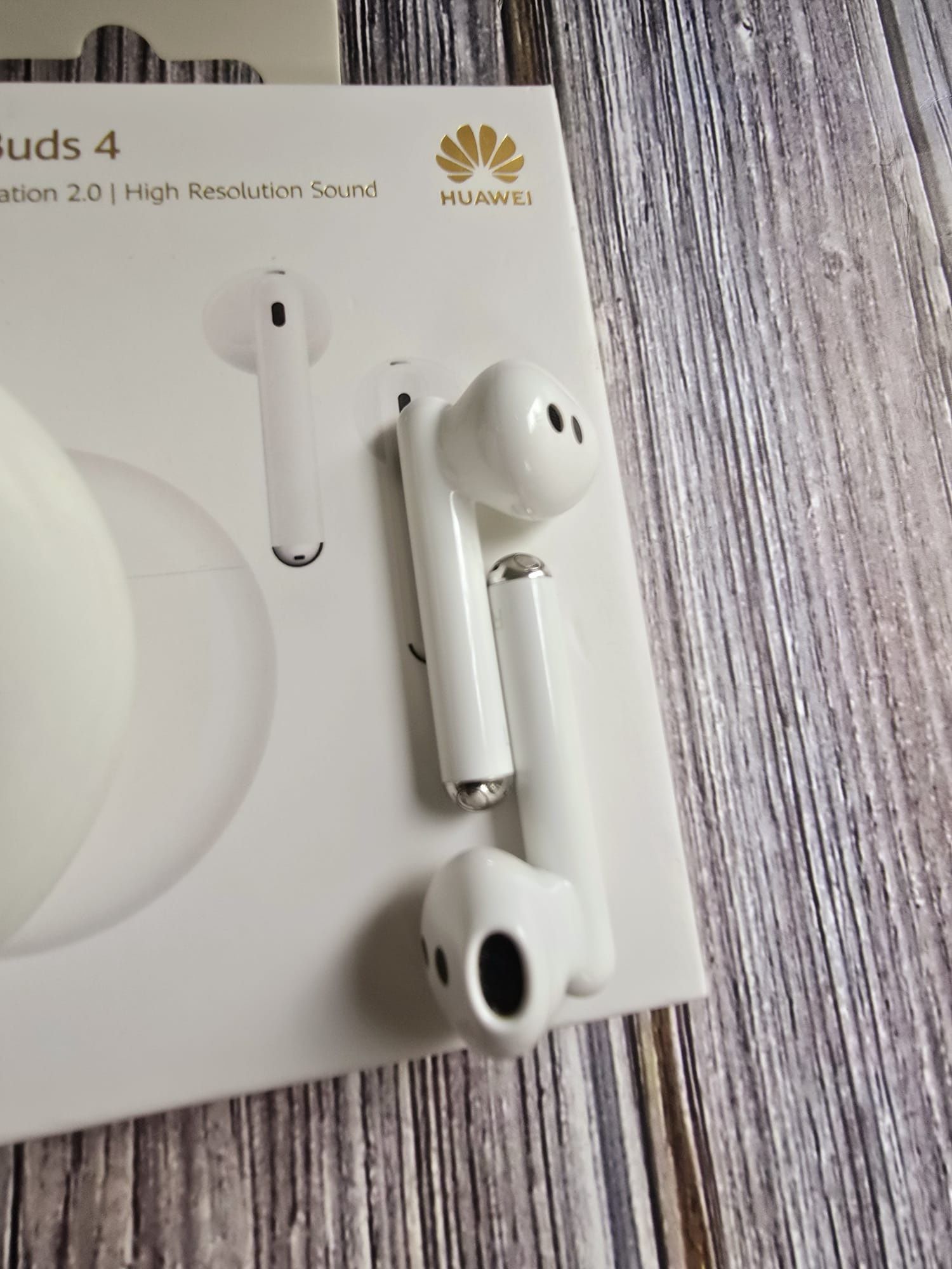 Casti wireless Huawei Freebuds 4 folosite stare buna
HUAWEI FreeBuds 4