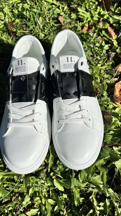 Valentino Garavani Rockstud Untitled