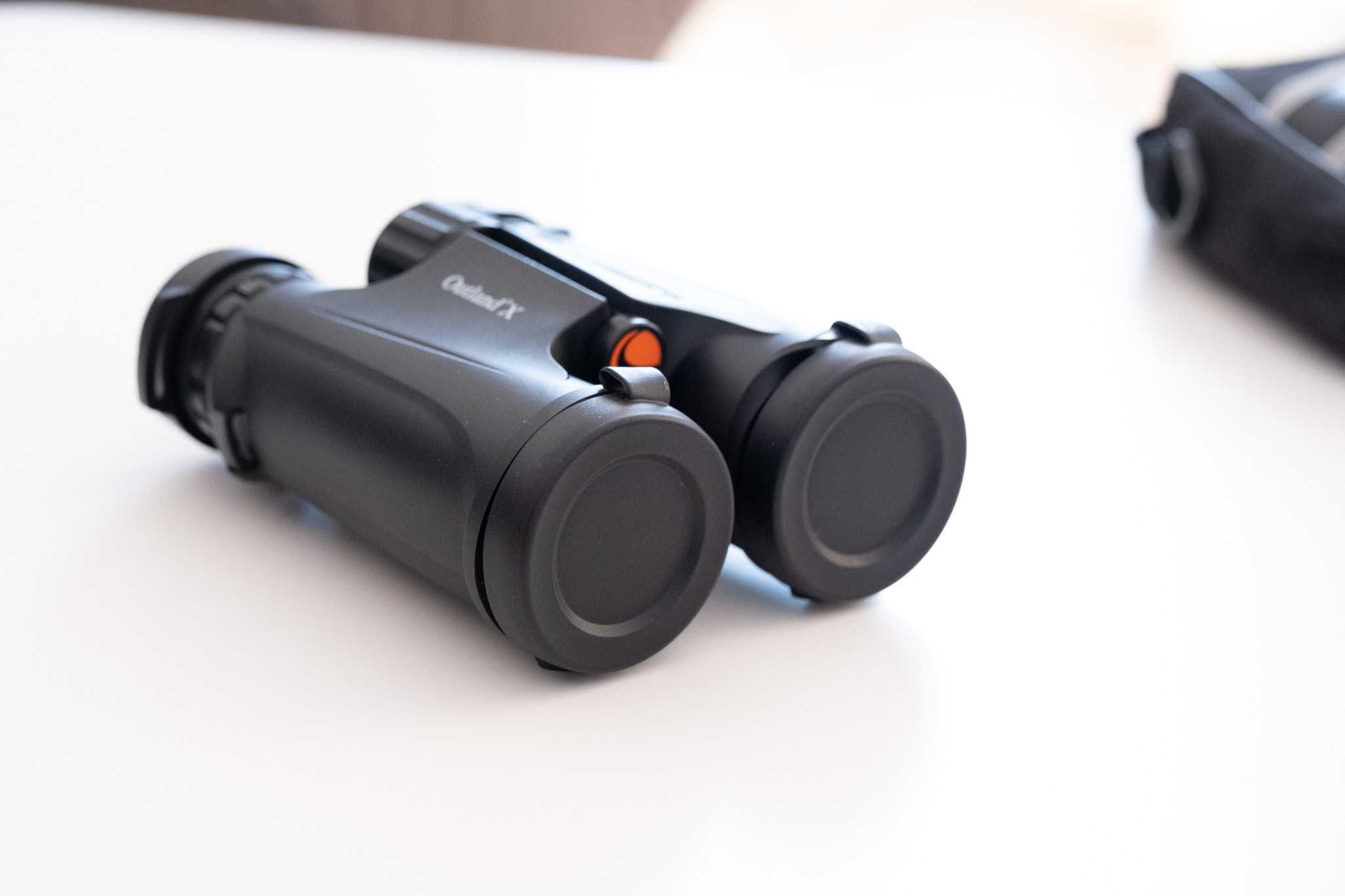Binoclu Celestron Outland X 8x42 Binocular
