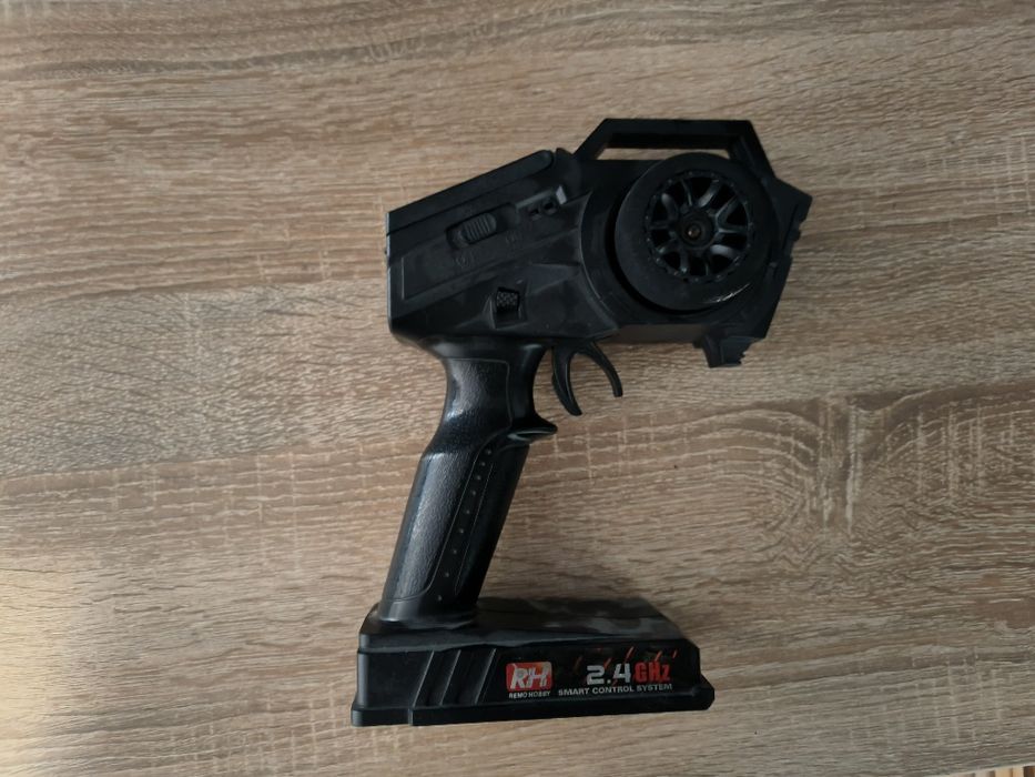 Vand masina cu telecomanda Rc cu defecte