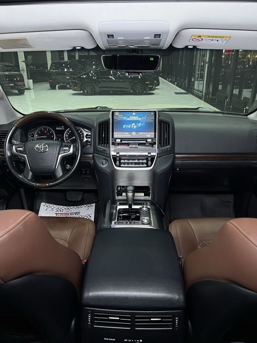 Toyota Land Cruiser 200