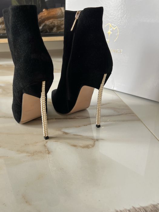 Високи боти с перли