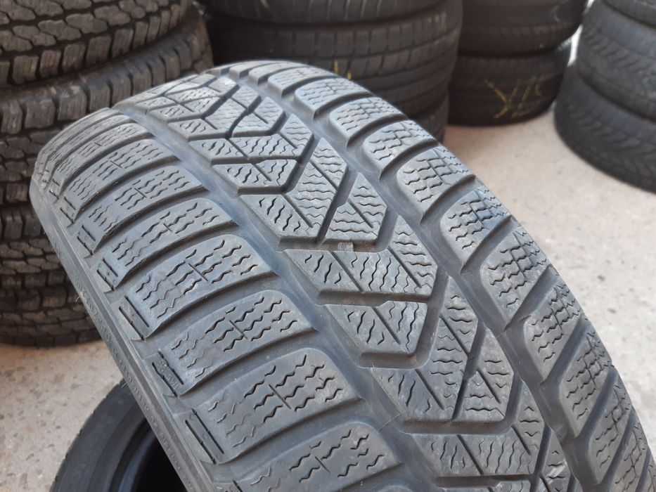 1xAnvelopa second iarnă 225 45 R18 Pirelli