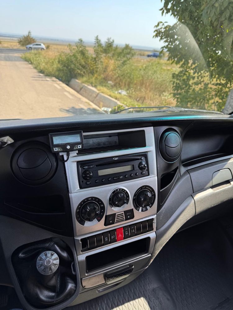 Iveco Daily cu abrollkipper