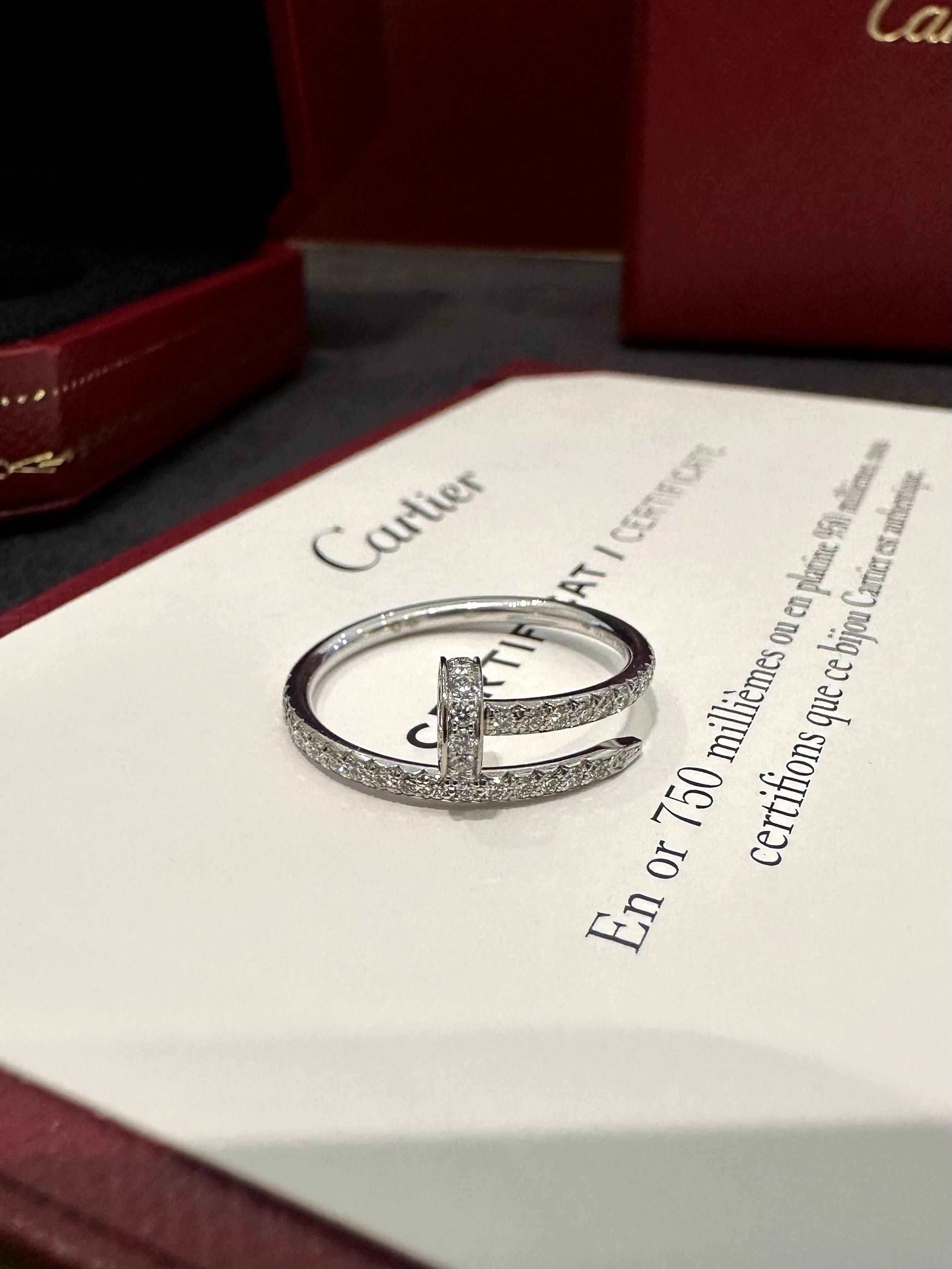 Кольцо с бриллиантами Cartier Juste un Clou Small Model B423160
