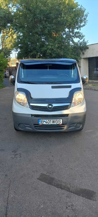 Opel Vivaro 2,0 Diesel 8+1 Locuri