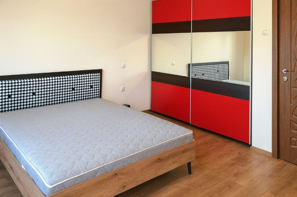 Дава се под наем Двустаен апартамент в Варна, Аспарухово - 70 кв.м за 425 € - Снимка #3