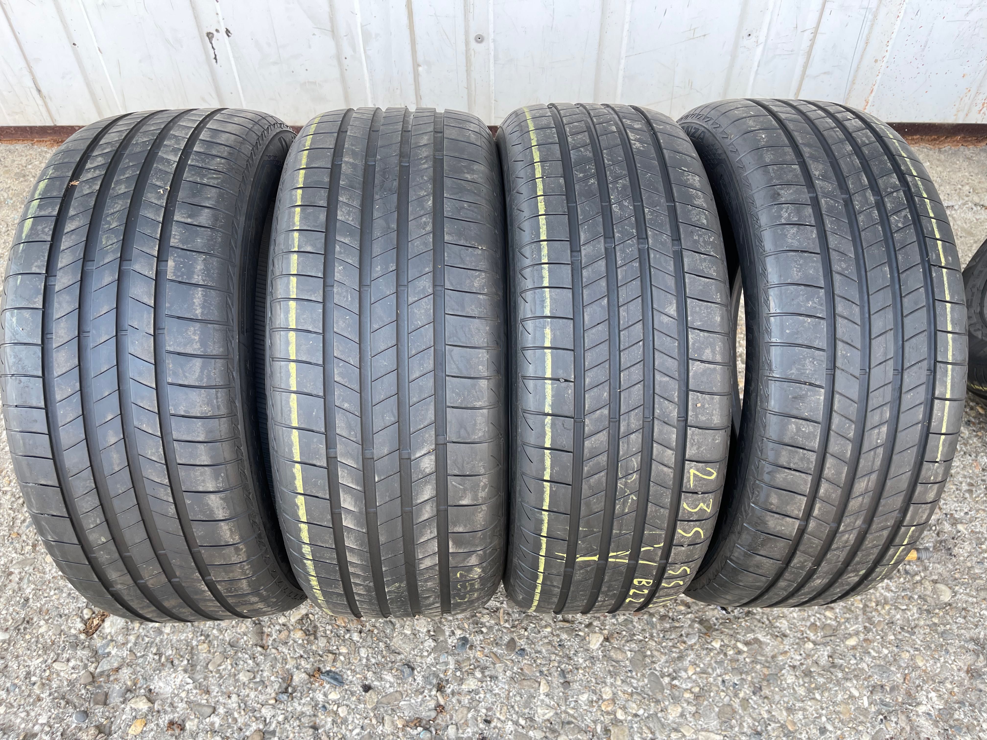 4 anvelope de vara fata 235/55/19 spate 255/50/19 Bridgestone