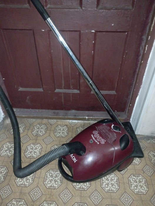 Пылесос продам 2000watss