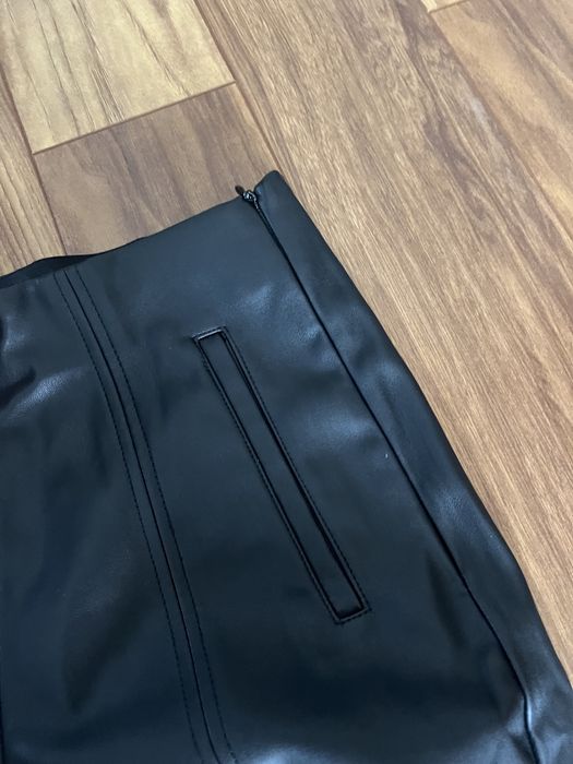 Кожен панталон Stradivarius