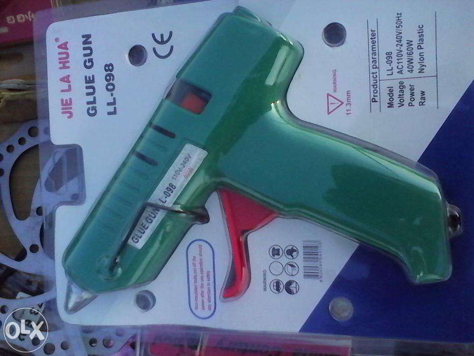 pistol pentru topit bare de silicon ( bare groase) alimentare: 220V,