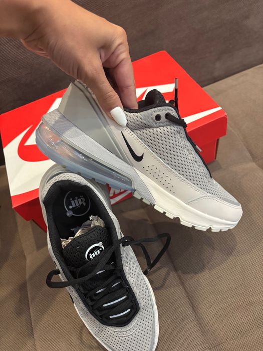 Продавам нови оригинални маратонки Nike Air Max -
номер 38.5 (US 7.5)