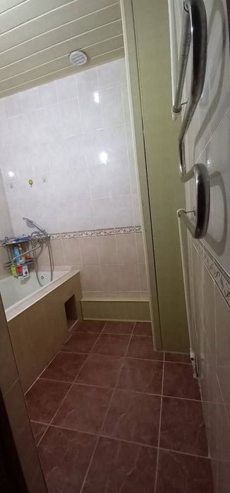 Продаётся 2х комнатная Бобура общ коридор