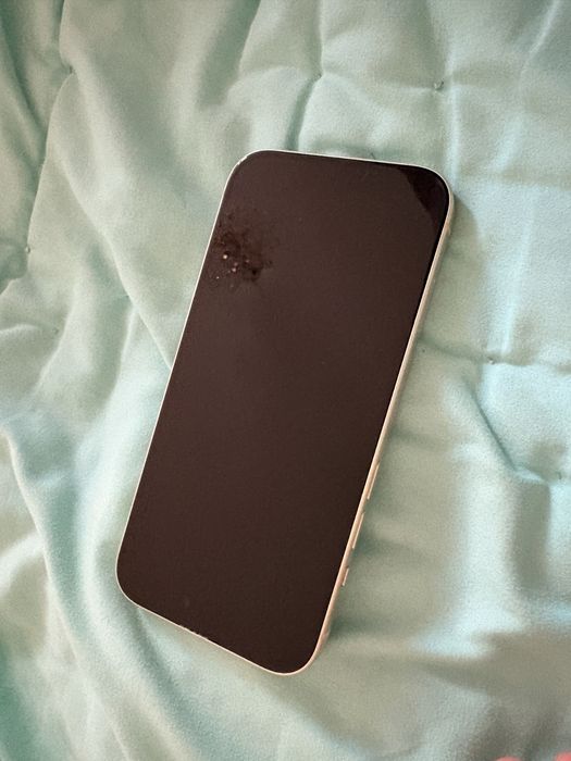 Продам iphone 15 128 Gb