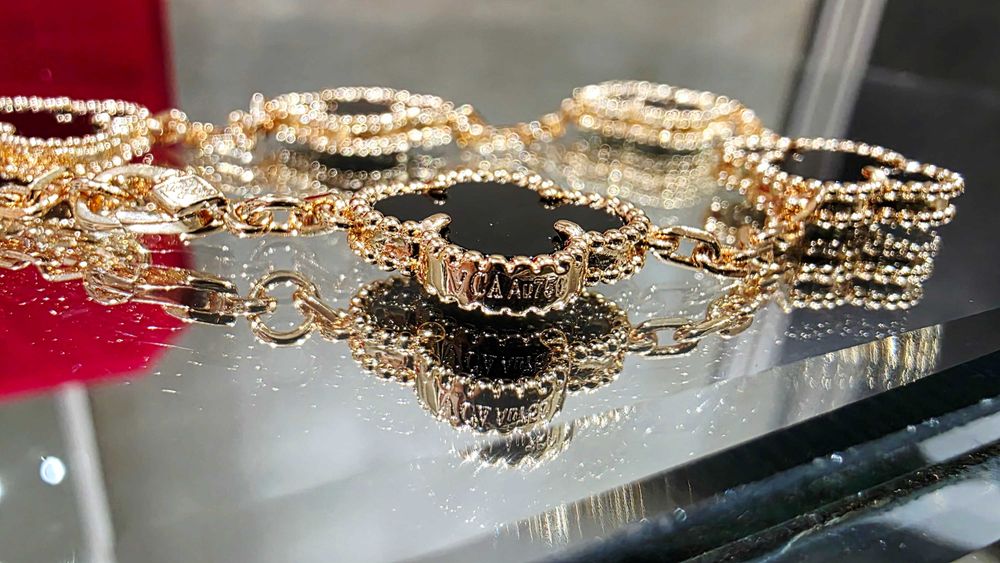 Van Cleef & Arpels VCA Rose Black Onyx Vintage Alhambra Дамска Гривна