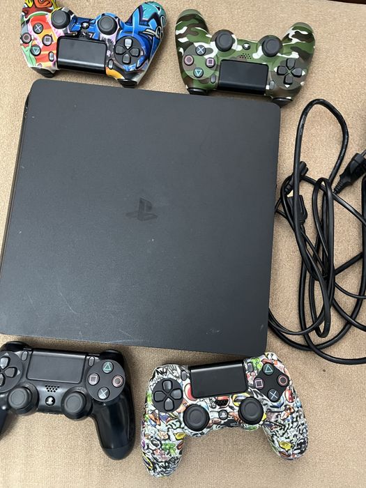 Ps4 Slim в хорошем состоянии