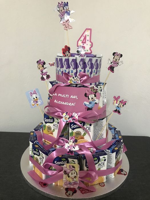 Torturi din dulciuri impachetate