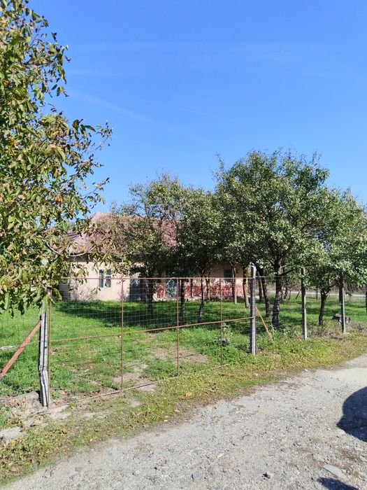 Casă de vânzare.